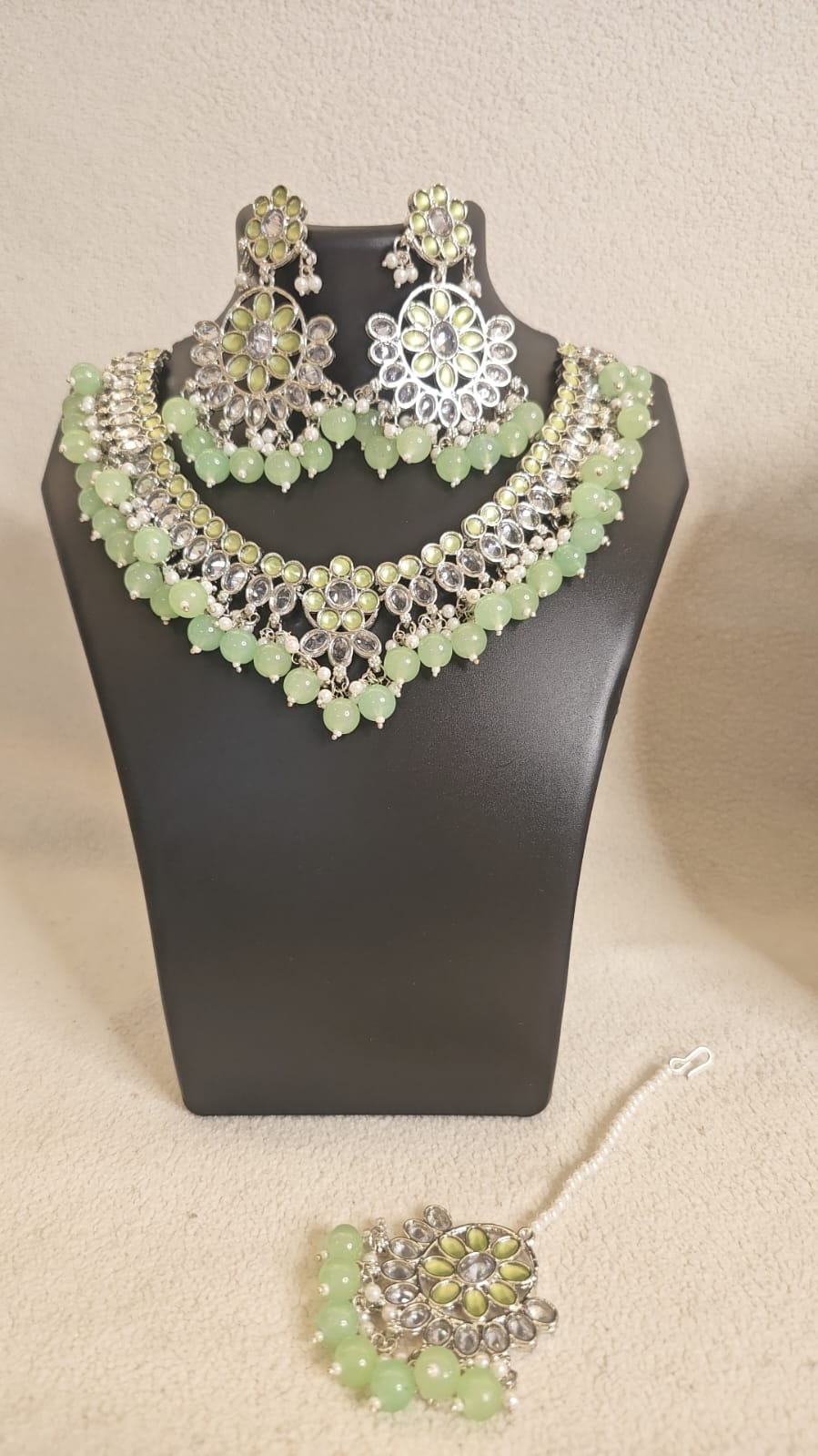 Green moti kundan