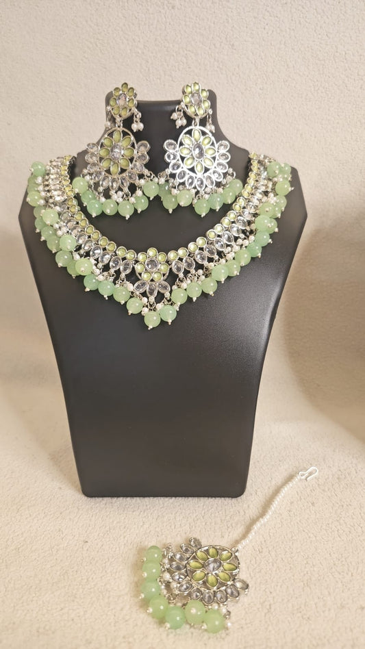 Green moti kundan